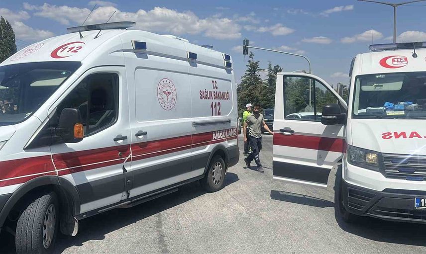 buldur manastır kavşağı'nda motosiklet ile otomobil çarpıştı
