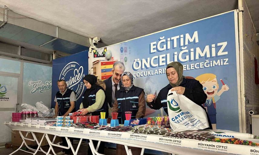 Çayırova'dan öğrencilere yeni eğitim yılı için kırtasiye desteği