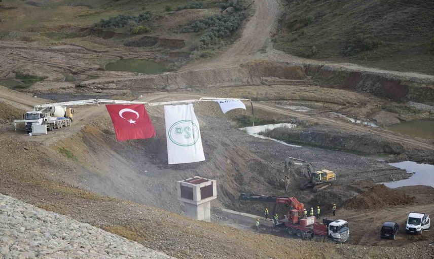 Kelkit’te tarımı dönüştürecek yatırım: Çamur Barajı su tutmaya başladı