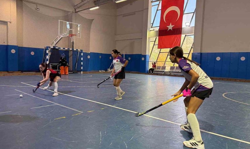 Cumhuriyet coşkusu sahada: Muğla'da hokey turnuvası tamamlandı