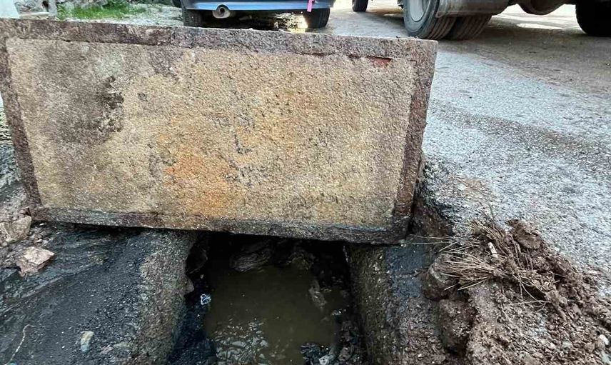 Ayvalık’ta kanalizasyon hatlarında kapsamlı temizlik