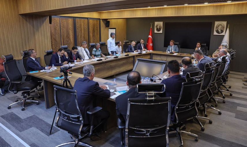 Erzincan'da muhtarlarla kapsamlı istişare: talepler tek tek değerlendirildi