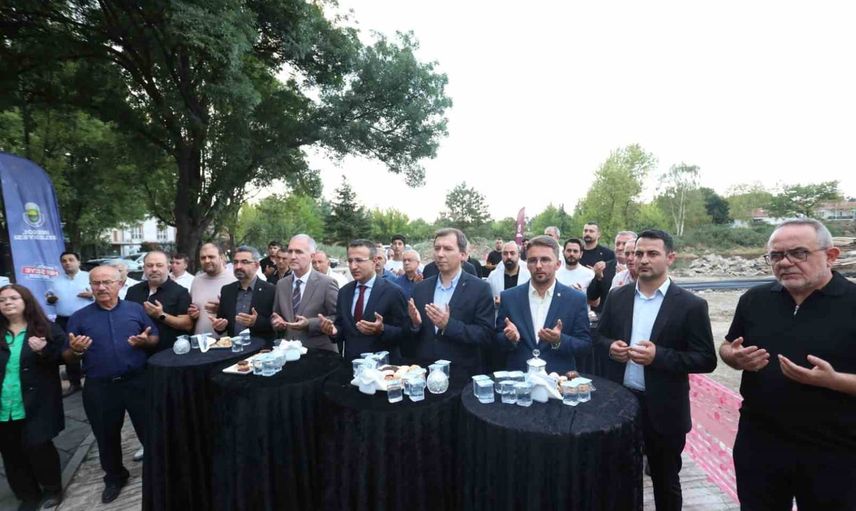 İnegöl'de Botanik Park'ta yeni merkez yükseliyor: nikah ve etkinlik salonlarının temeli atıldı