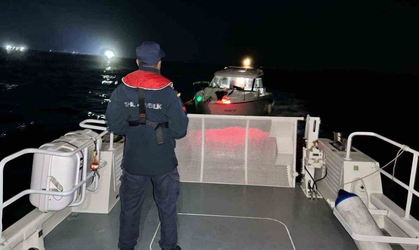 Didim açıklarında gece müdahalesi: motor arızasıyla sürüklenen üç kişi kurtarıldı