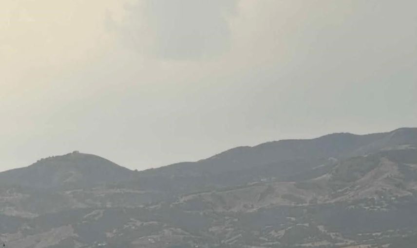 Kuvvetli rüzgar Bingöl'de çatıları savurdu