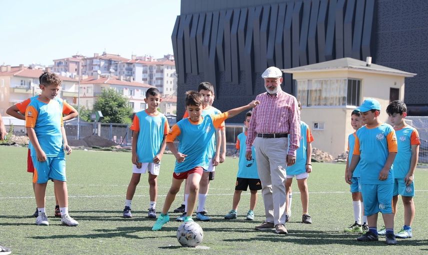 Kocasinan'da yaz programları çocukların yeteneklerini açığa çıkarıyor