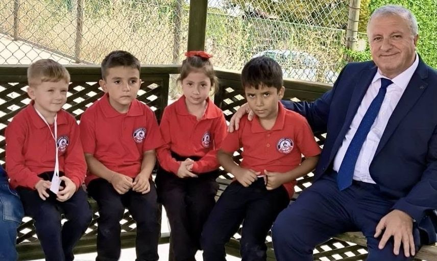 Protokol, Hisarcık'ta minik öğrencilerin ilk gün sevincine ortak oldu