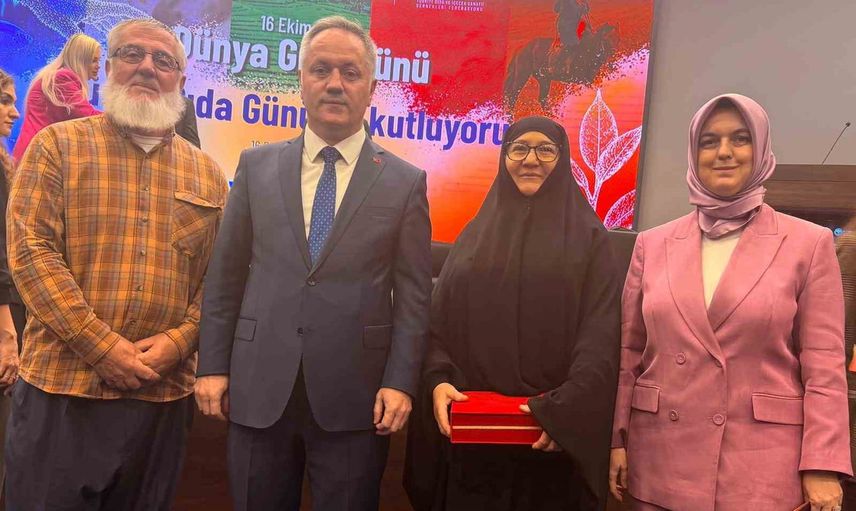 Düzceli arı yetiştiricisi Emine Kazancı'ya dünya gıda gününde ödül