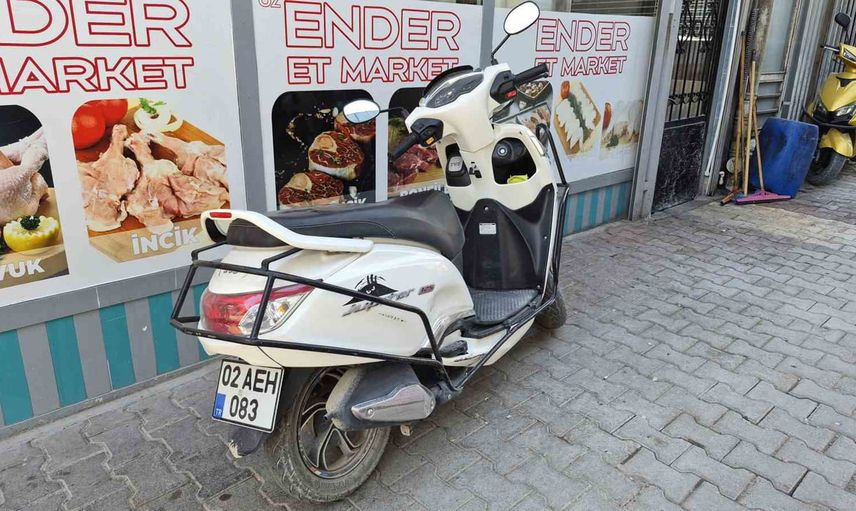 Adıyaman'da Gölbaşı Caddesi'nde çarpışma: motosiklet sürücüsü yaralandı
