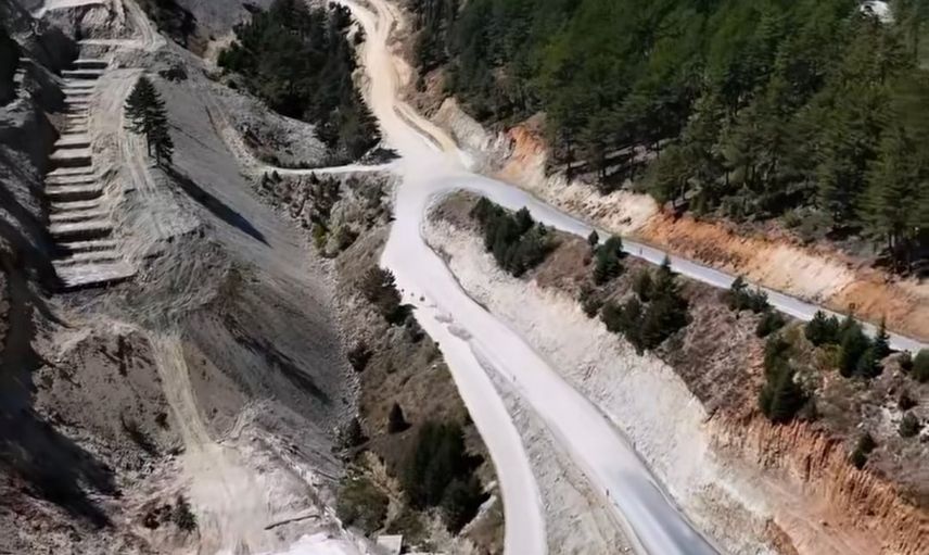 Kahramanmaraş'ta yol çalışmasında kepçe çarpması sonucu genç işçi hayatını kaybetti