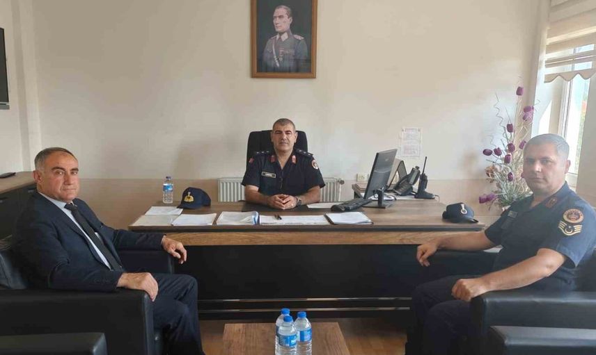 Çivril'de okul yolunda güvenlik: jandarma taşıma noktalarında denetimde