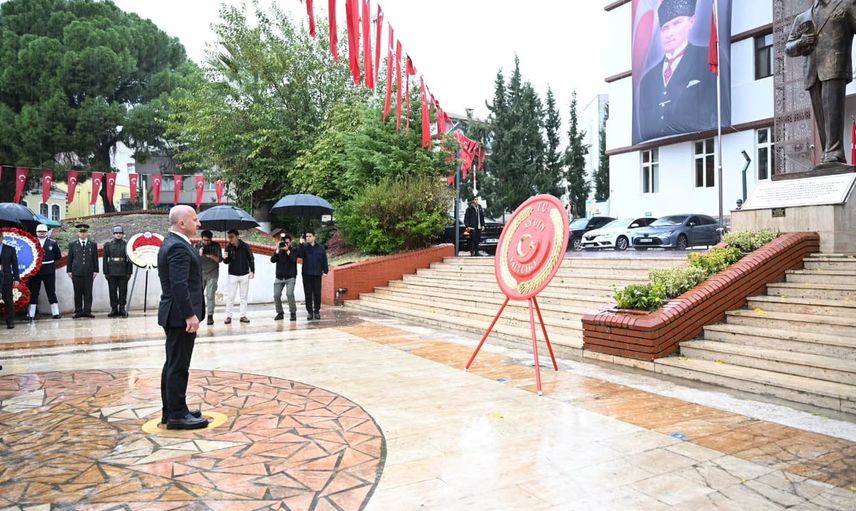 Kutlamalar Efeler'de başladı, İstasyon Meydanı'nda törenle sürecek