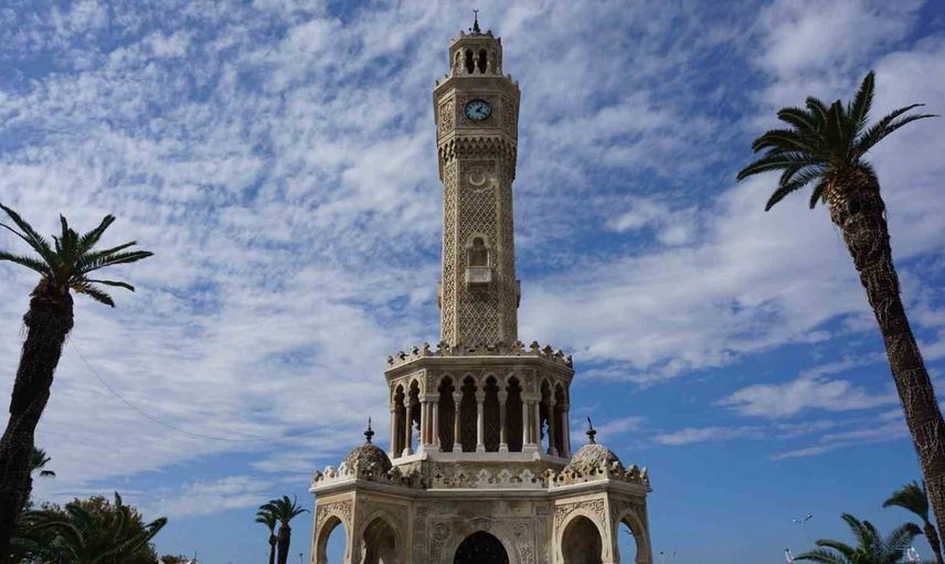 Konak'ın bekçisi İzmir saat kulesi 125 yıldır zamana direniyor