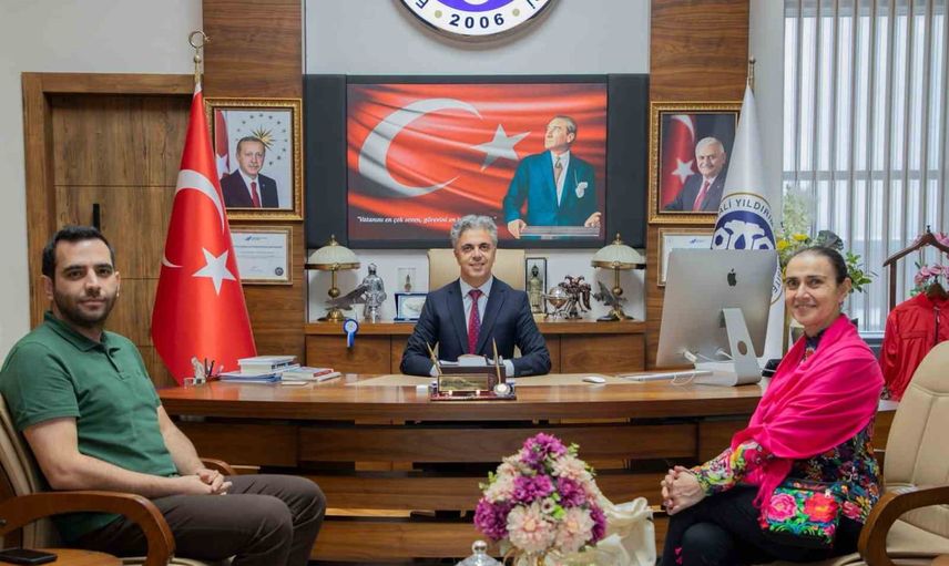 masaryk üniversitesi akademisyeni ebüyü'yü ziyaret ederek iş birliğini pekiştirdi