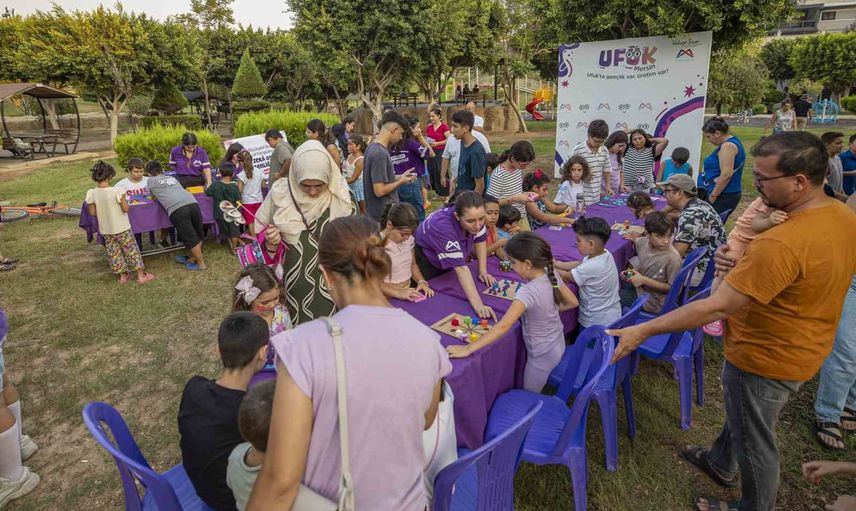 Tarsus'ta eğitimle oyun birleşti: akıl ve zeka şenliği çocukları çekti