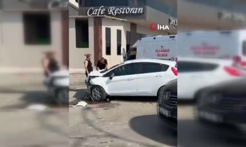 Düziçi kavşağında arkadan çarpma: kırmızı ışıkta bekleyen araçta 3 yaralı