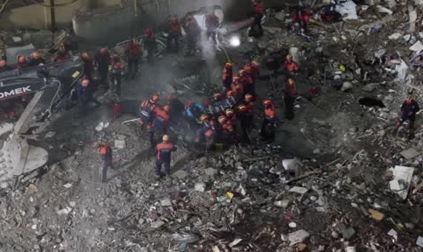 Maltepe'de 25 saatin sonunda enkazdan çıkarılan son kişi yaşamını yitirdi