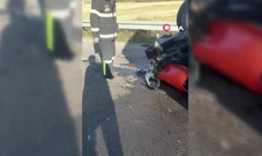 Kars çevre yolunda çarpışma: traktör ve otomobilde 6 kişi yaralandı