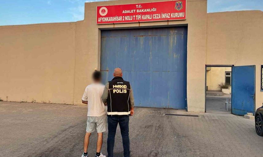 Afyonkarahisar'da uyuşturucudan 14 yıl 4 ayla aranan zanlı kent merkezinde tutuklandı