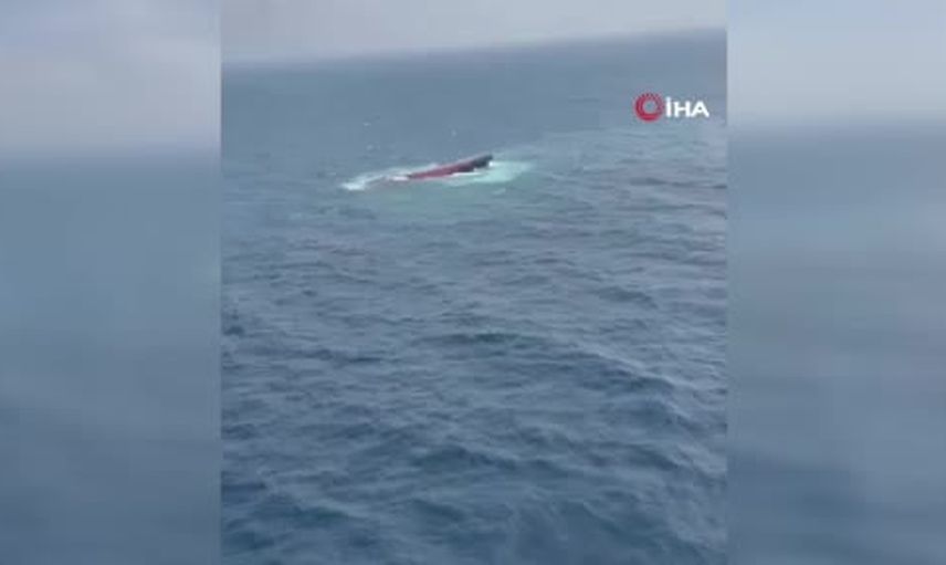 Java Denizi'nde alabora olan gemide can kaybı 9'a yükseldi
