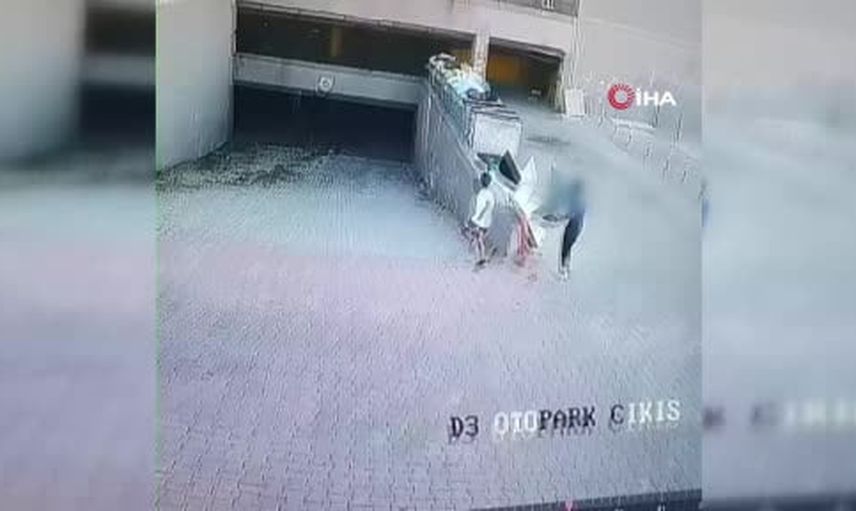 Otoparktaki yangının öncesi kamerada: karton taşıyan iki çocuk görüntülendi