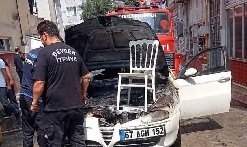 Devrek'te yolda duran araçta motor yangını kısa sürede söndürüldü