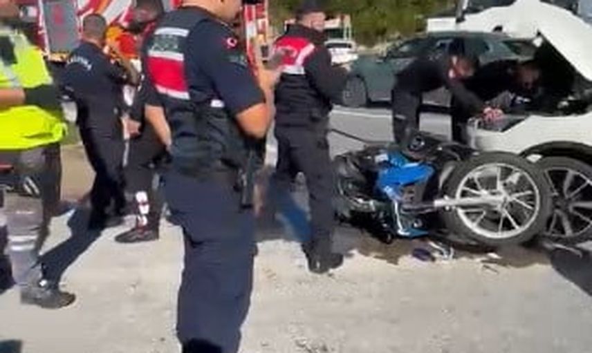 Manavgat'ta zincirleme kaza: jandarma motosikleti çarpıldı, uzman çavuş yaralandı