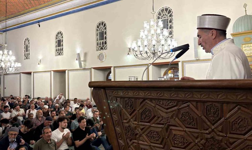 Çorum’da camilerde buluşma: mevlid kandili dualarla idrak edildi