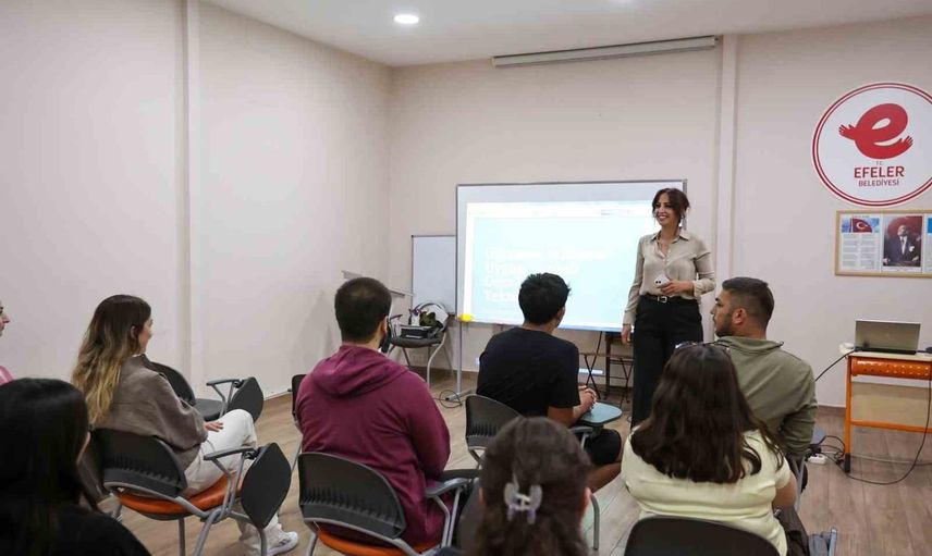 Gençlere sınav yolculuğunda rehberlik: Efeler Belediyesi semineri düzenledi