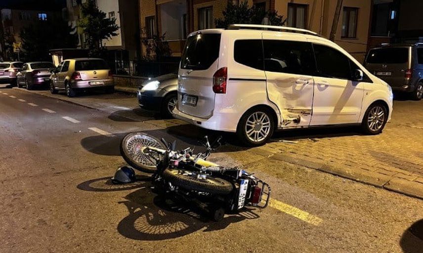 Tavşanlı'da kavşakta çarpışma: motosiklet sürücüsü yaralandı
