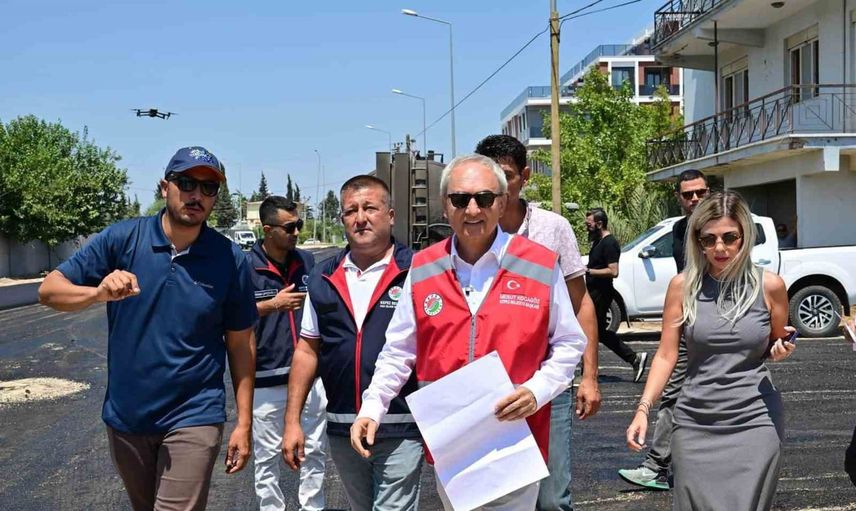Altınova'da dört mahallenin kesiştiği Şelale Caddesi sıcak asfalta kavuştu
