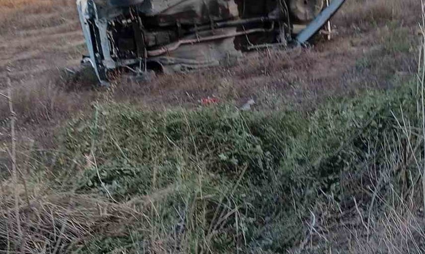 Manavgat'ta otomobil şarampole yuvarlandı: sürücü hastaneye kaldırıldı