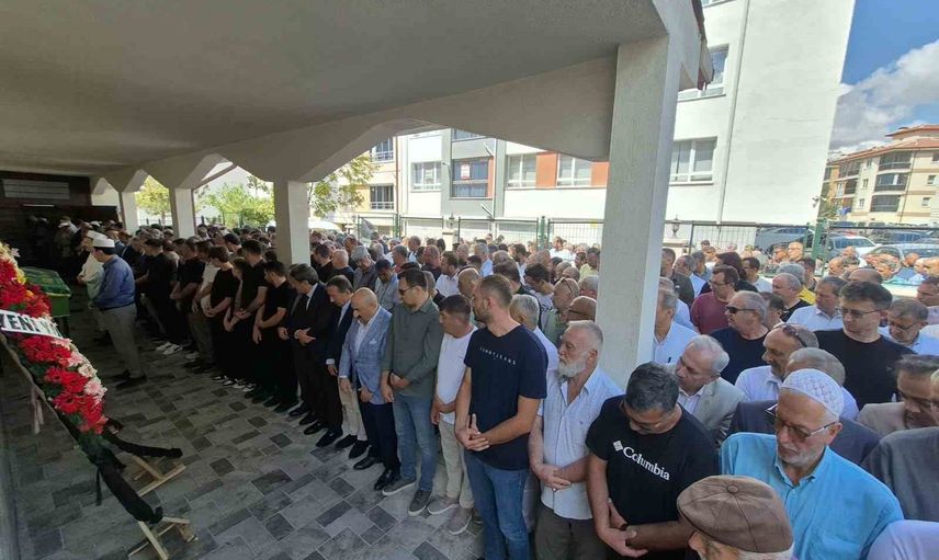 Müdür Altınkaynak'ın acı günü: annesi Eskişehir'de defnedildi