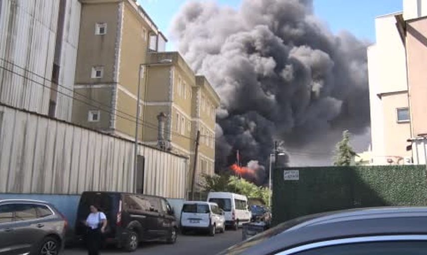 Tuzla Orhanlı'da deri fabrikasında büyüyen yangın: itfaiye müdahalesi sürüyor