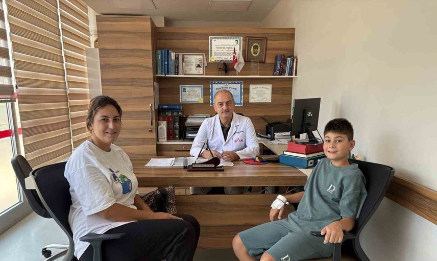 erken tanı sayesinde 11 yaşındaki çocuğun 12 mm böbrek taşı tek seansta giderildi
