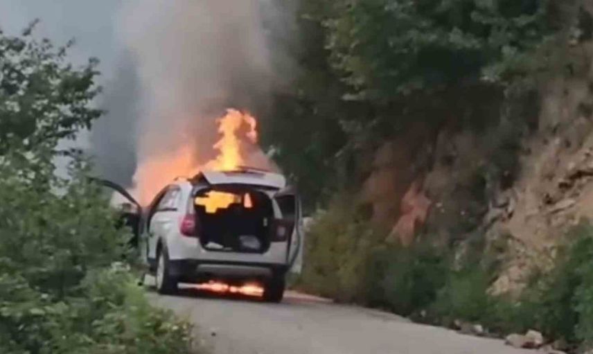 Son anda kurtuluş Giresun'da otomobil alev aldı