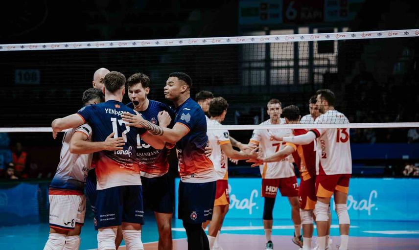 Halkbank setlerde geri dönüşle Galatasaray'ı 3-1 yendi