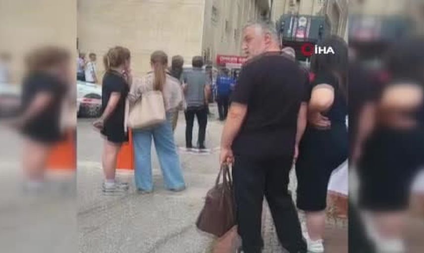 Samsun'da 9. kattaki kişi cama çıktı, polis ikna ederek indirdi