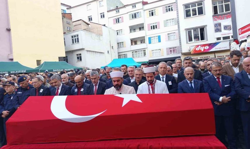 Şalpazarı'nda meslektaşları ve yakınları polis memuru Şahin Sağlam için son görevde buluştu