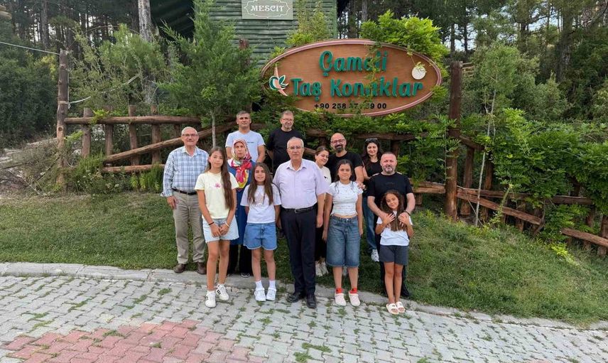 Çocukların namaz duyguları Çameli taş konaklarda ödüle dönüştü
