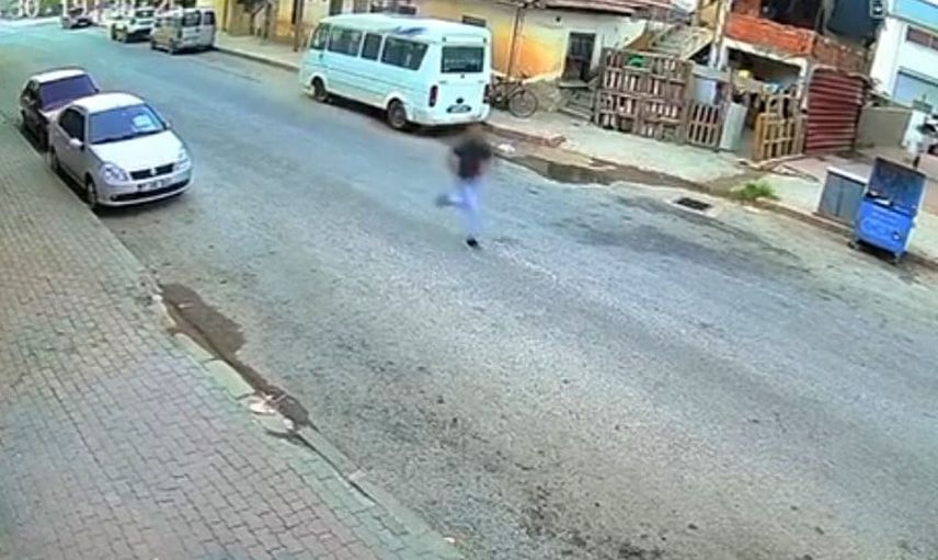 Kumluca'da bıçaklı saldırı: şüpheli polisi görünce 'game over' diyerek teslim oldu