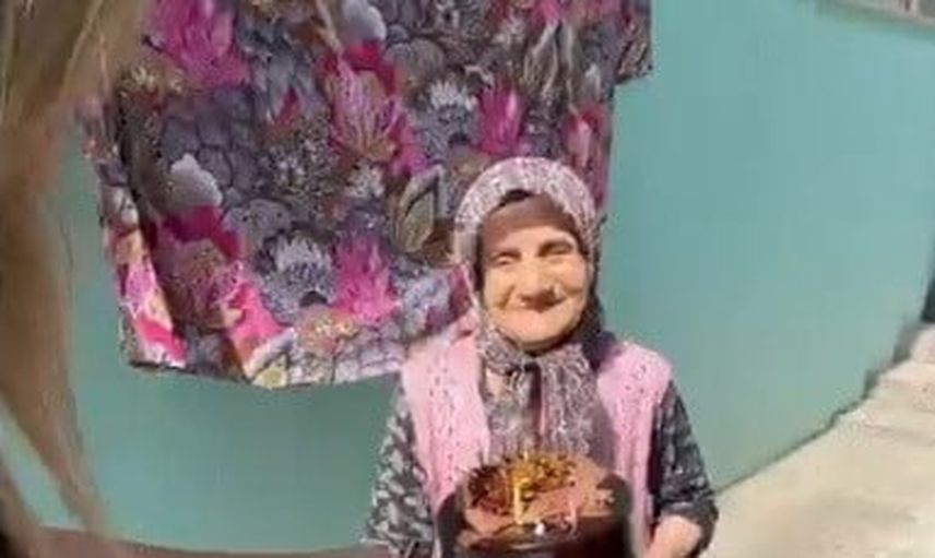 Belediyenin pasta sürprizi yaşlıların yüzünü güldürdü