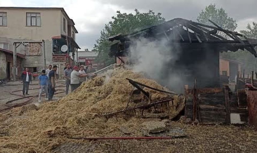 Havza'da ambarda alevler: 7 ton buğday ve 350 saman balyası zarar gördü