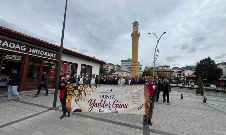 Çorum'da 'unutmuş gözler, unutmuş kalpler' yürüyüşü: yaşlılara saygı çağrısı