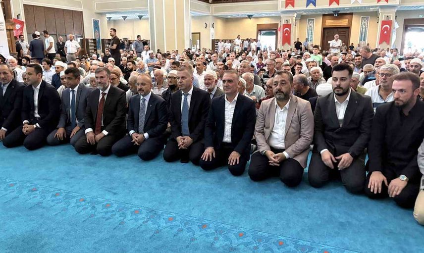 Çanakkale sahnesinde ezan yarışını Denizlili Turan Tosun kazandı