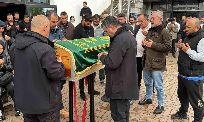 Belediye binasında son görev: mesai arkadaşlarından gözyaşlarıyla veda