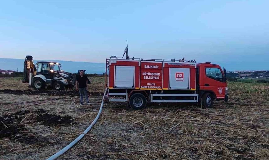Manyas'ta samanlar alev aldı, itfaiye büyümeden müdahale etti