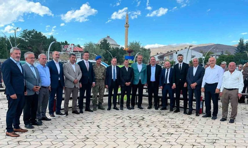 Arpalı'da meşalelerle doğal gaz sevinci