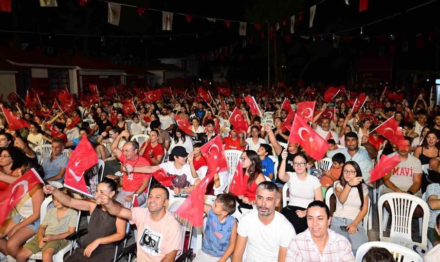 Dokumapark’ta şampiyonluk sevinci: filenin sultanları coşkuyla izlendi