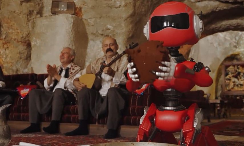 Teknofest tanıtımında insansı robot sıra gecesinde çiğköfte yoğurdu